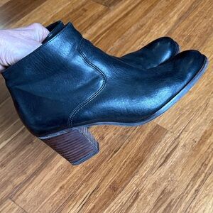 Paul Green Black Leather Shoes